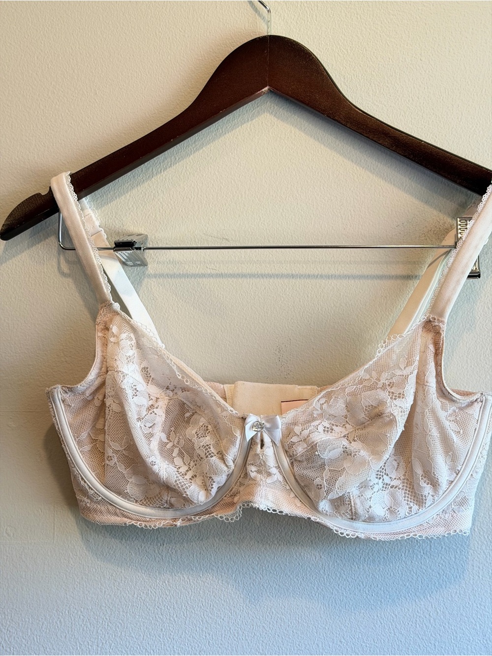Victoria's Secret White Lace Bralette Size 34DDD